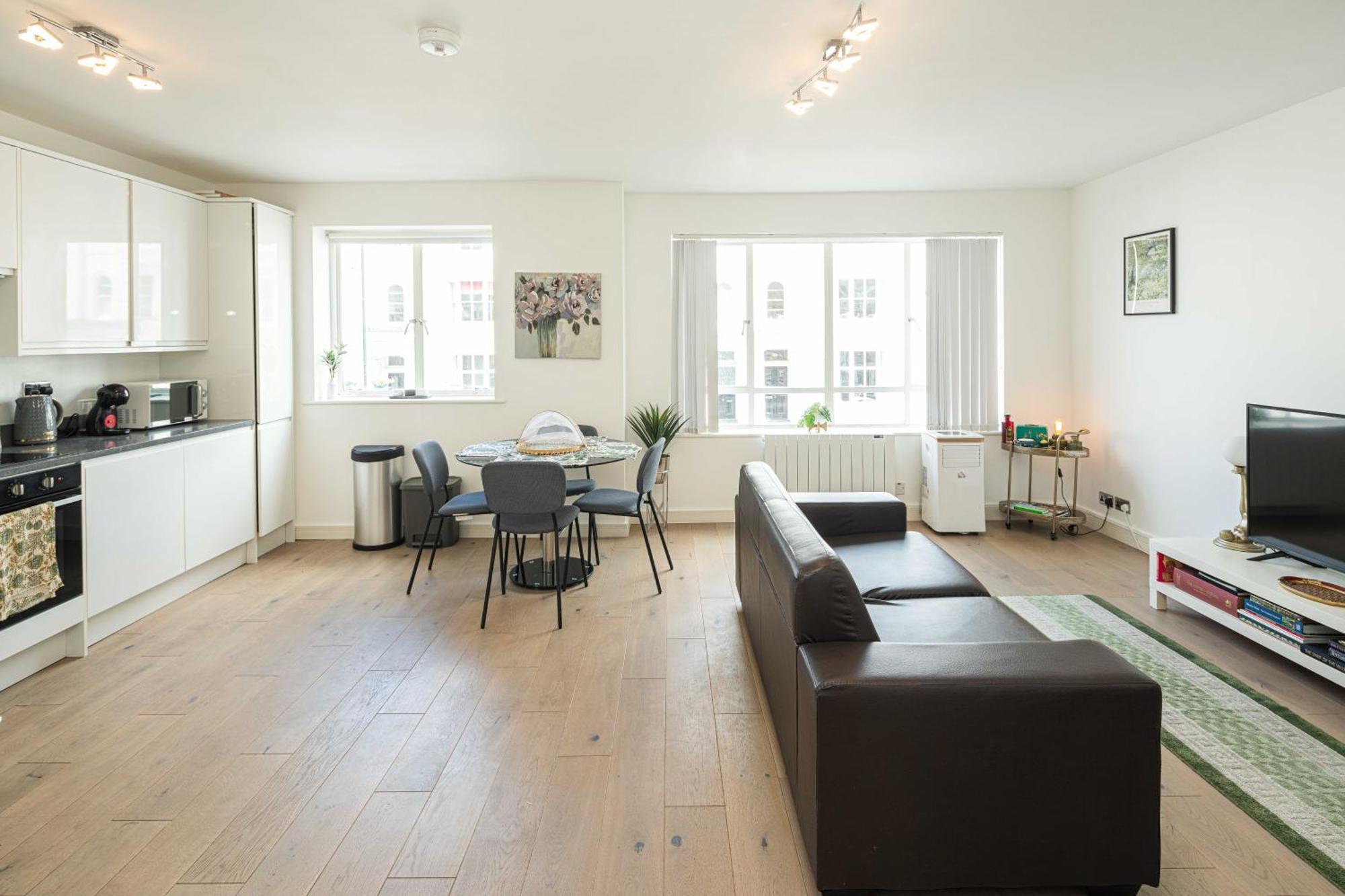 Charming Newly Refurb 2-Bed 2-Bath Whole Apartment Near Hyde Park & Kensington, Prime Paddington Location Zone 1 Londen Buitenkant foto