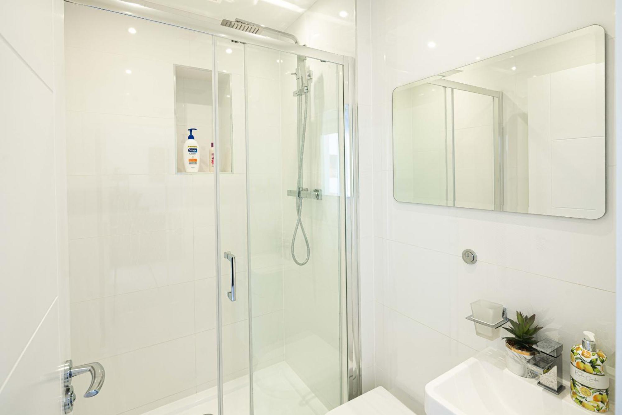 Charming Newly Refurb 2-Bed 2-Bath Entire Apartment With Ac Near Hyde Park, Paddington, Nottinghill And Kensington In Zone 1 Central London Londen Buitenkant foto